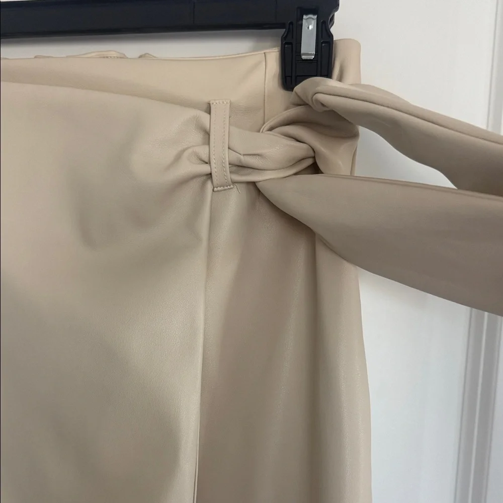 Steve Madden Cream Pencil Skirt